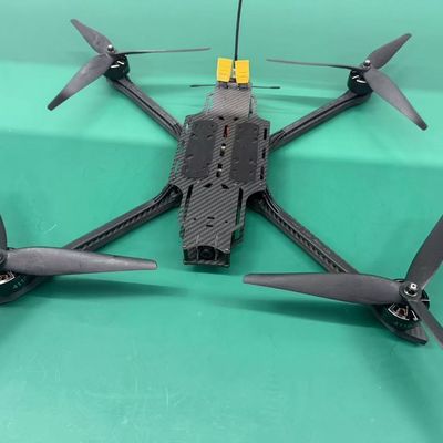 โดรน FPV กล้อง 1200TVL ความเร็วบิน 160 กม./ชม. พร้อมแบตเตอรี่ 6S 5200mAh 50C